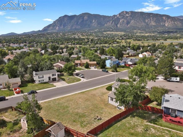 794 Crosstrail Drive, Colorado Springs, CO 80906