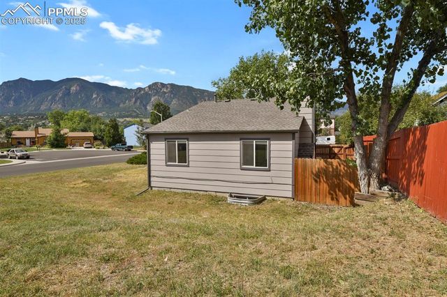 794 Crosstrail Drive, Colorado Springs, CO 80906