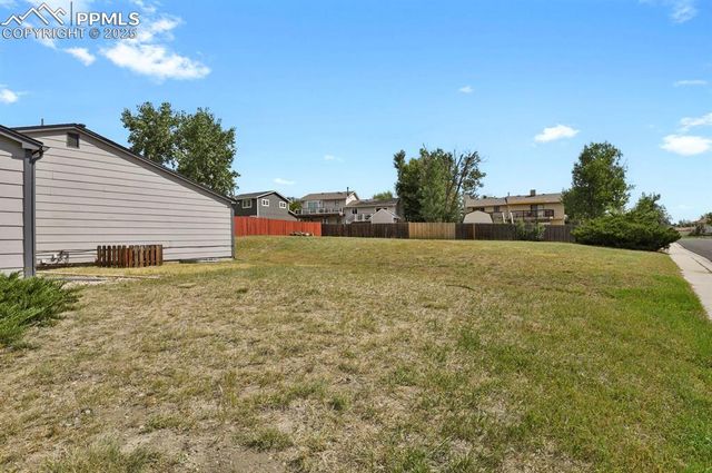 794 Crosstrail Drive, Colorado Springs, CO 80906