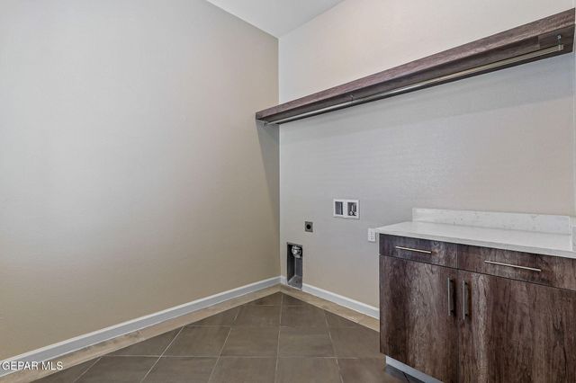 14904 John McNeely Avenue, El Paso, TX 79938