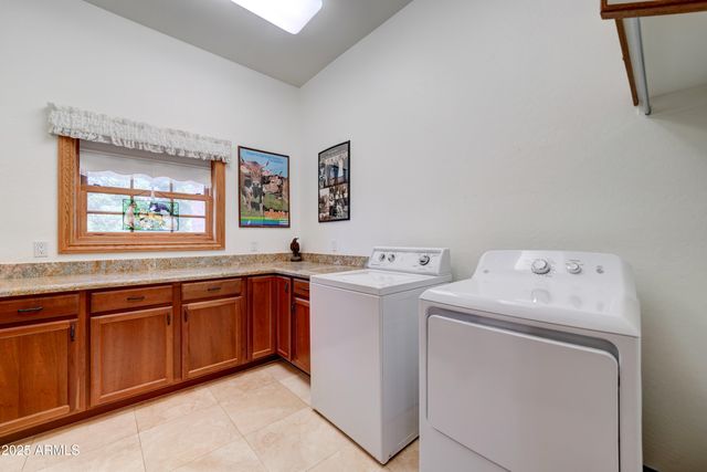 424 E LEHI Road, Mesa, AZ 85203