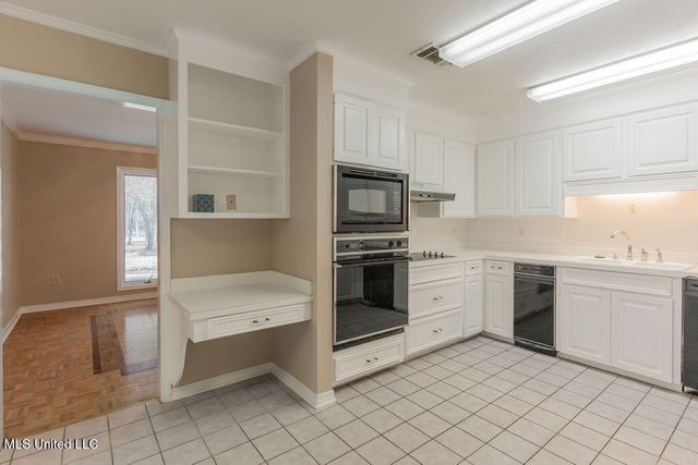 112 Tall Oaks Street, Clinton, MS 39056