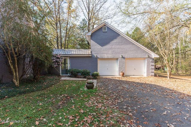 112 Tall Oaks Street, Clinton, MS 39056