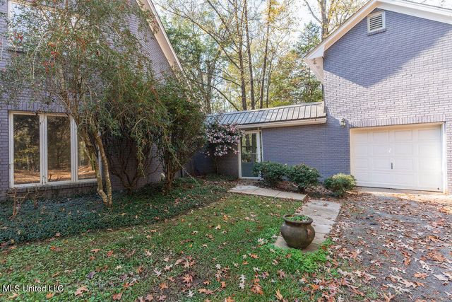 112 Tall Oaks Street, Clinton, MS 39056