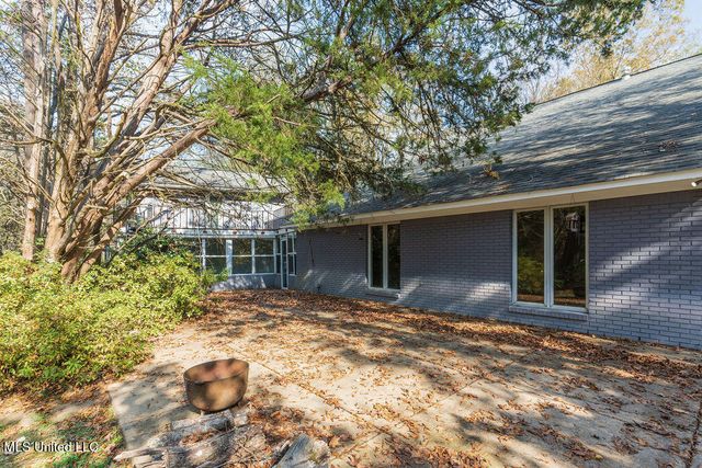 112 Tall Oaks Street, Clinton, MS 39056