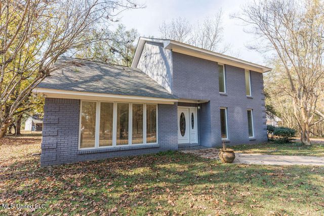 112 Tall Oaks Street, Clinton, MS 39056