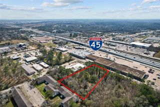 3205 Spruce Dr, Dickinson, TX 77539