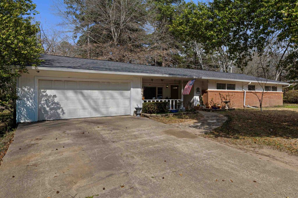 3605 Indian Springs Rd, Marshall, TX 75672