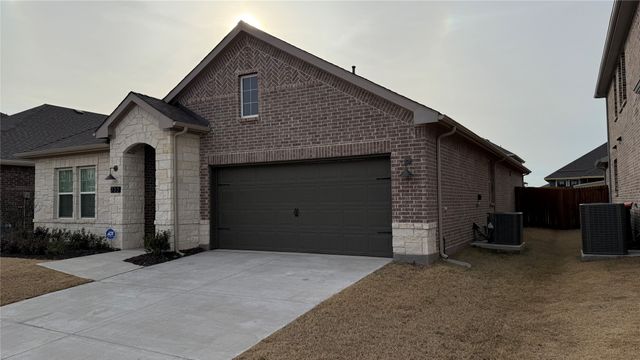 732 Waterhouse Lake Drive, Anna, TX 75409