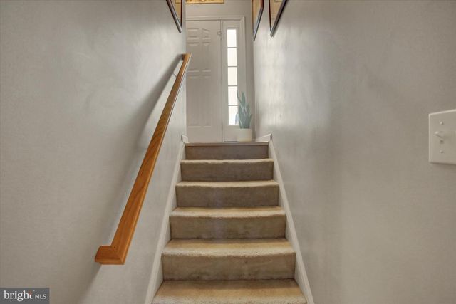 828 ESSEX CIR, Greencastle, PA 17225