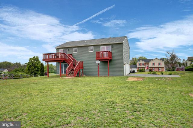 828 ESSEX CIR, Greencastle, PA 17225