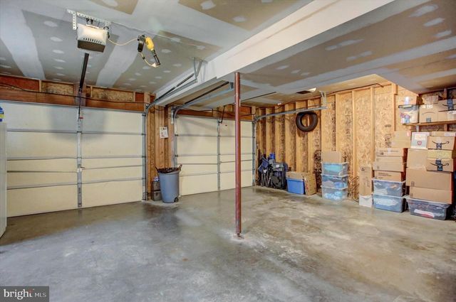 828 ESSEX CIR, Greencastle, PA 17225