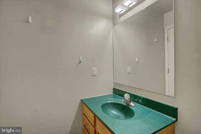 828 ESSEX CIR, Greencastle, PA 17225
