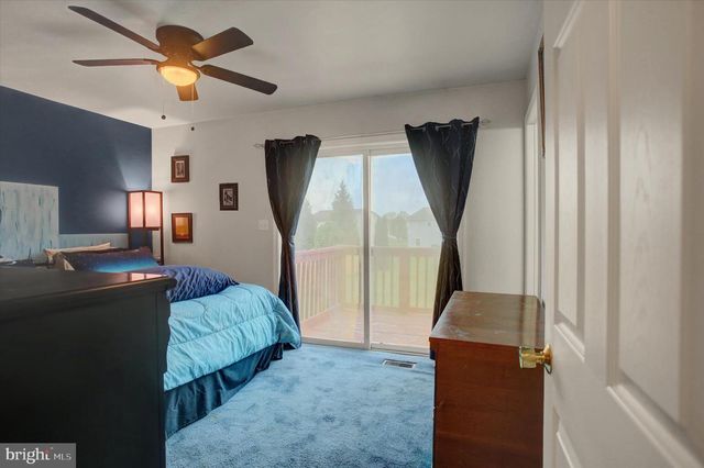 828 ESSEX CIR, Greencastle, PA 17225