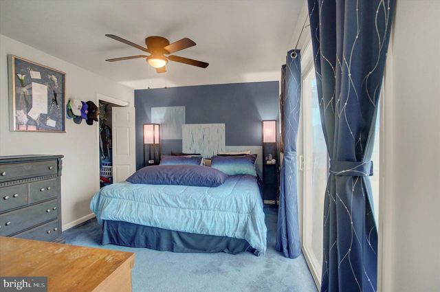 828 ESSEX CIR, Greencastle, PA 17225