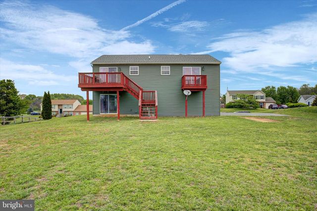 828 ESSEX CIR, Greencastle, PA 17225