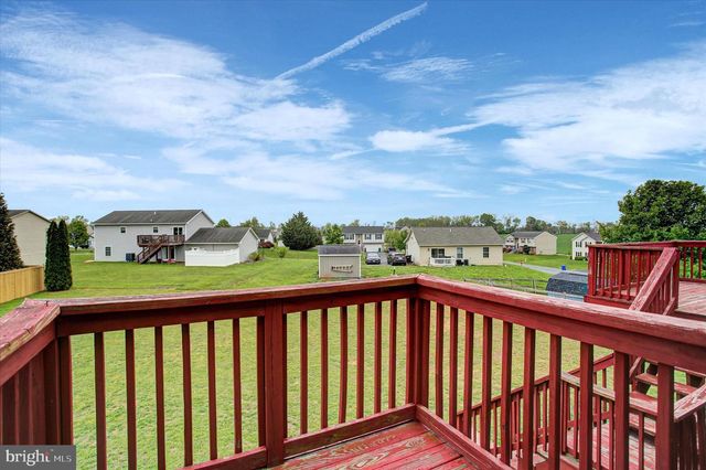 828 ESSEX CIR, Greencastle, PA 17225