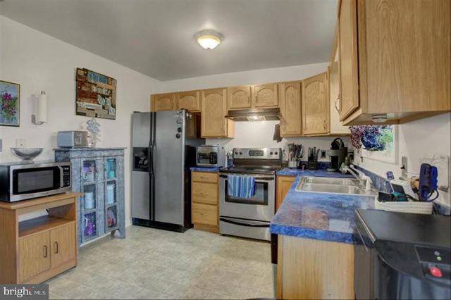 828 ESSEX CIR, Greencastle, PA 17225