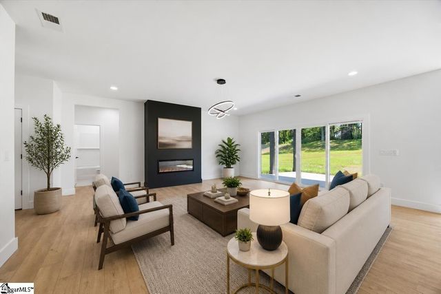 2027 Blessed Drive, Inman, SC 29349