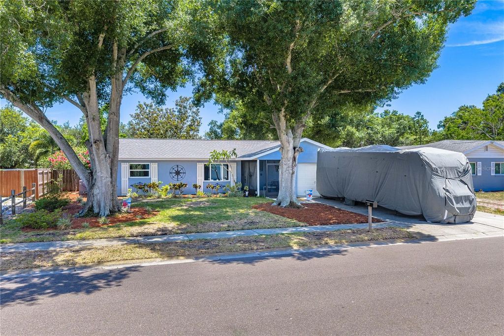 Image 2 of property listing at 5362 DUNCANWOOD DRIVE, Sarasota, FL 34232