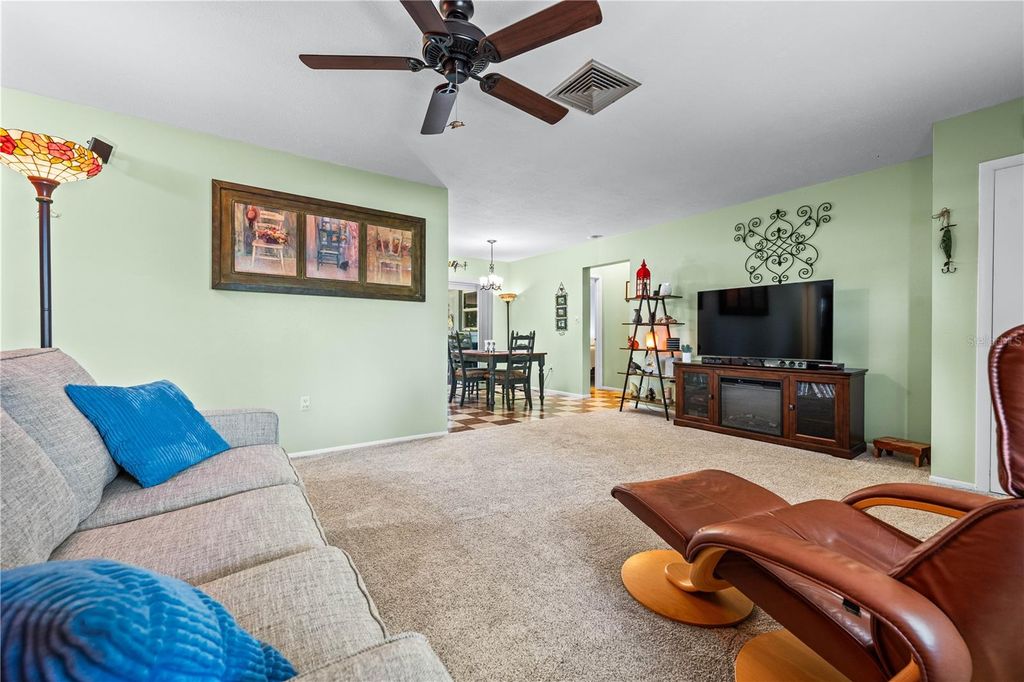 Image 12 of property listing at 5362 DUNCANWOOD DRIVE, Sarasota, FL 34232