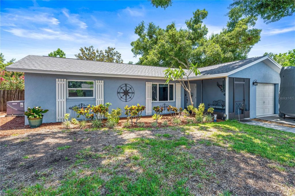 Image 5 of property listing at 5362 DUNCANWOOD DRIVE, Sarasota, FL 34232
