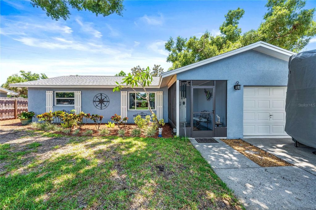 Image 6 of property listing at 5362 DUNCANWOOD DRIVE, Sarasota, FL 34232