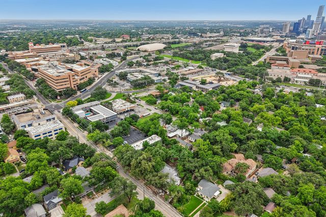 801 E 32nd ST, Austin, TX 78705