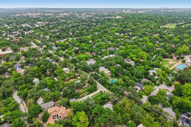 801 E 32nd ST, Austin, TX 78705