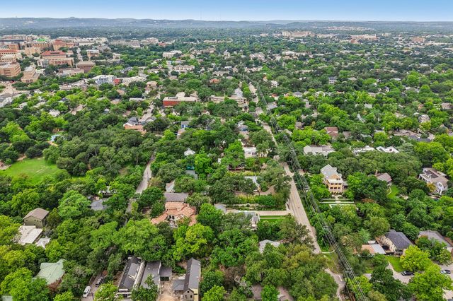 801 E 32nd ST, Austin, TX 78705
