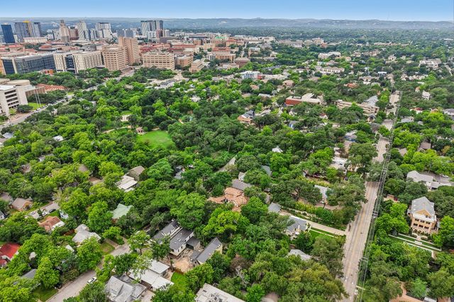 801 E 32nd ST, Austin, TX 78705