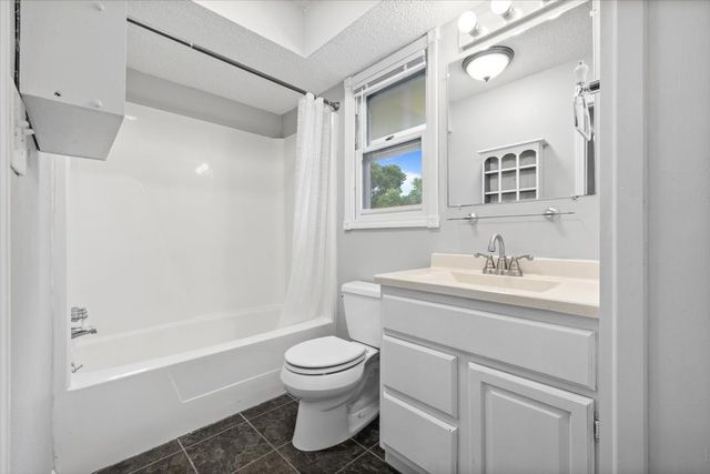1706 NW 10th Street, Ankeny, IA 50023