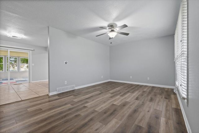 1706 NW 10th Street, Ankeny, IA 50023