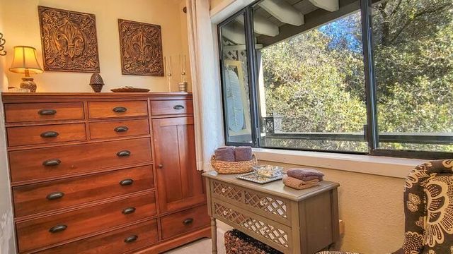 3571 Sudbury Rd, Cameron Park, CA 95682