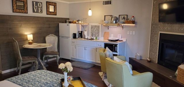 3571 Sudbury Rd, Cameron Park, CA 95682