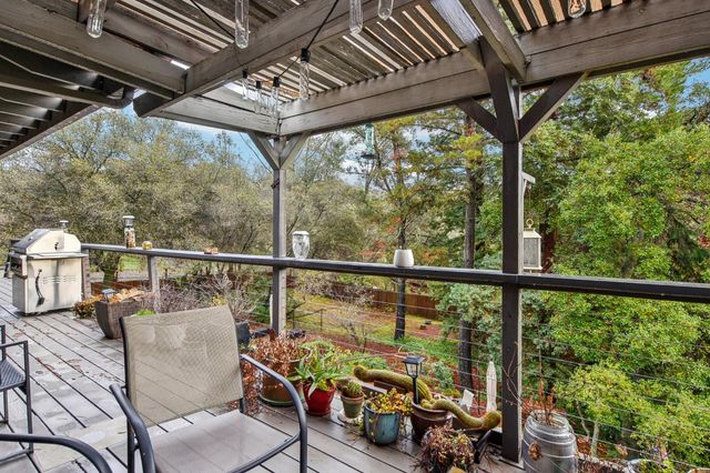 3571 Sudbury Rd, Cameron Park, CA 95682