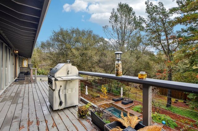 3571 Sudbury Rd, Cameron Park, CA 95682