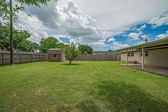 9711 Mackworth Drive, Stafford, TX 77477