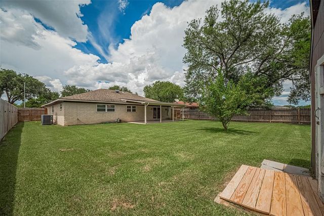 9711 Mackworth Drive, Stafford, TX 77477