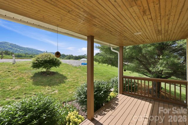 409 Tall Timbers Lane, Waynesville, NC 28785