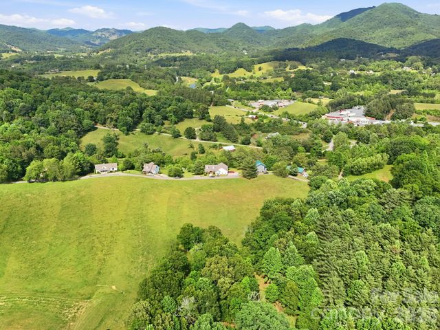 409 Tall Timbers Lane, Waynesville, NC 28785
