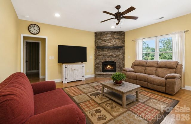 409 Tall Timbers Lane, Waynesville, NC 28785