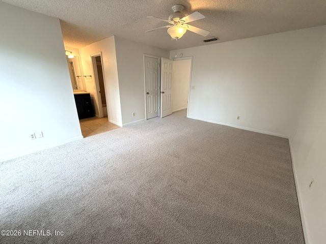 902 WOOD HILL Drive 902, Jacksonville, FL 32256