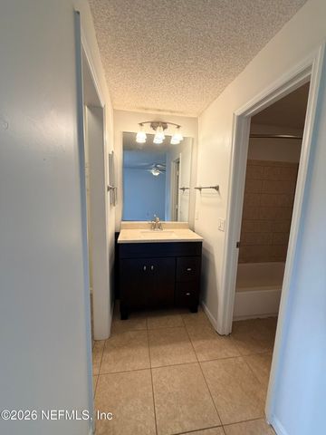 902 WOOD HILL Drive 902, Jacksonville, FL 32256