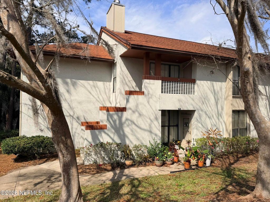 902 WOOD HILL Drive 902, Jacksonville, FL 32256