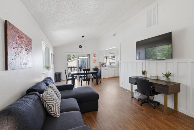 14419 Sun Forest Dr, Penn Valley, CA 95946