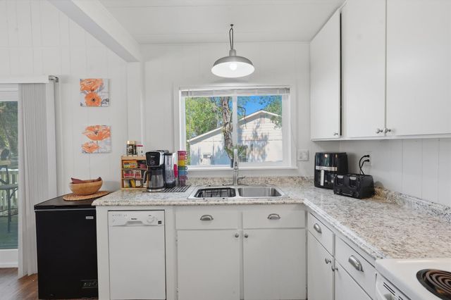 14419 Sun Forest Dr, Penn Valley, CA 95946