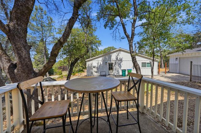 14419 Sun Forest Dr, Penn Valley, CA 95946