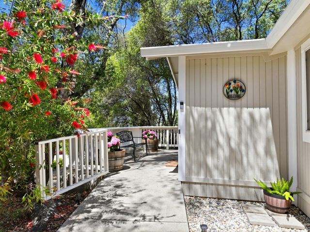 14419 Sun Forest Dr, Penn Valley, CA 95946