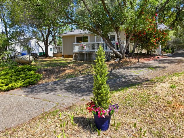 14419 Sun Forest Dr, Penn Valley, CA 95946